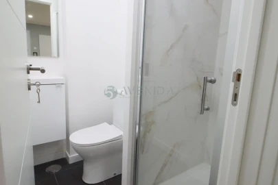 Apartamento T4 para Venda em Águas Livres