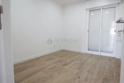 Apartamento T4 para Venda em Águas Livres