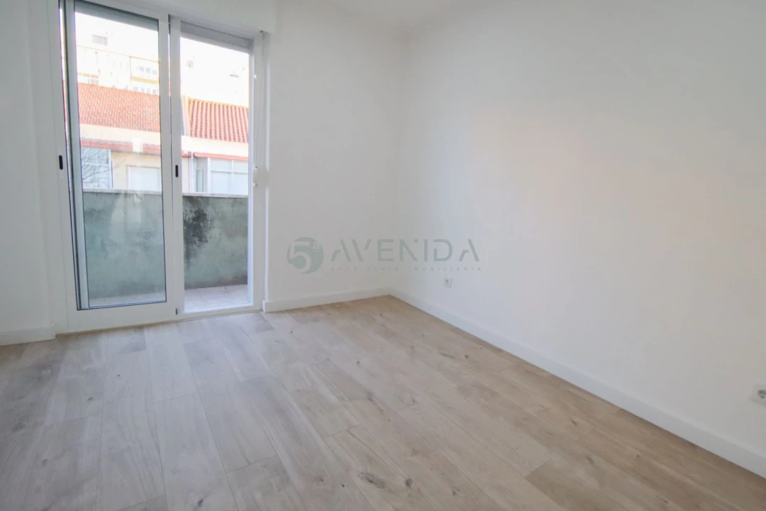 Apartamento T4 para Venda em Águas Livres Foto 13