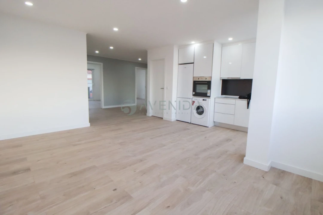 Apartamento T4 para Venda em Águas Livres Foto 17