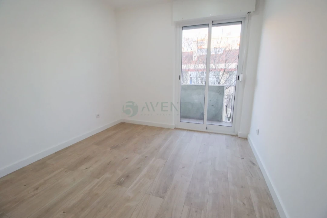 Apartamento T4 para Venda em Águas Livres Foto 14