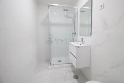 Apartamento T2 para Venda em Venteira