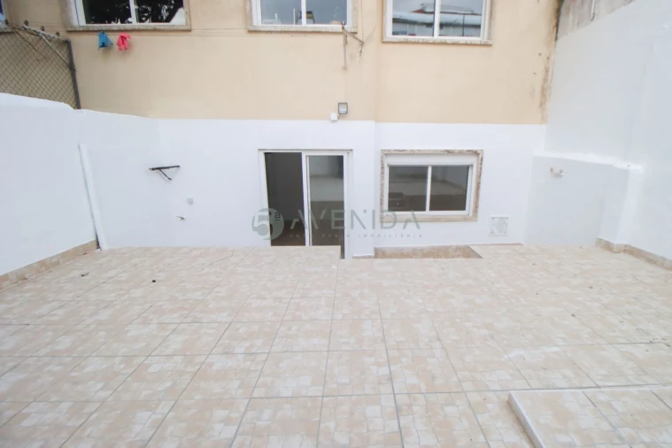 Apartamento T2 para Venda em Venteira Foto 14