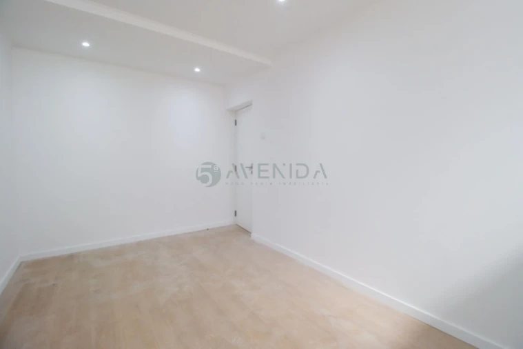 Apartamento T2 para Venda em Venteira Foto 5