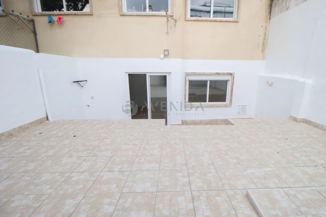 Apartamento T2 para Venda em Venteira Foto 11