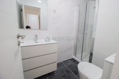 Apartamento T3 para Venda em Falagueira-Venda Nova