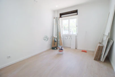 Apartamento T3 para Venda em Falagueira-Venda Nova