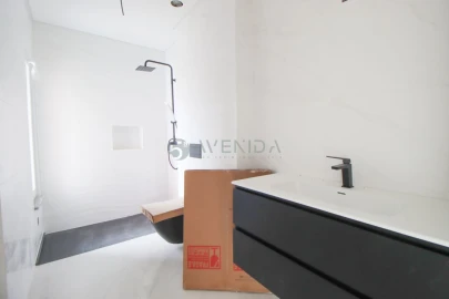 Moradia T5 para Venda em Alhos Vedros