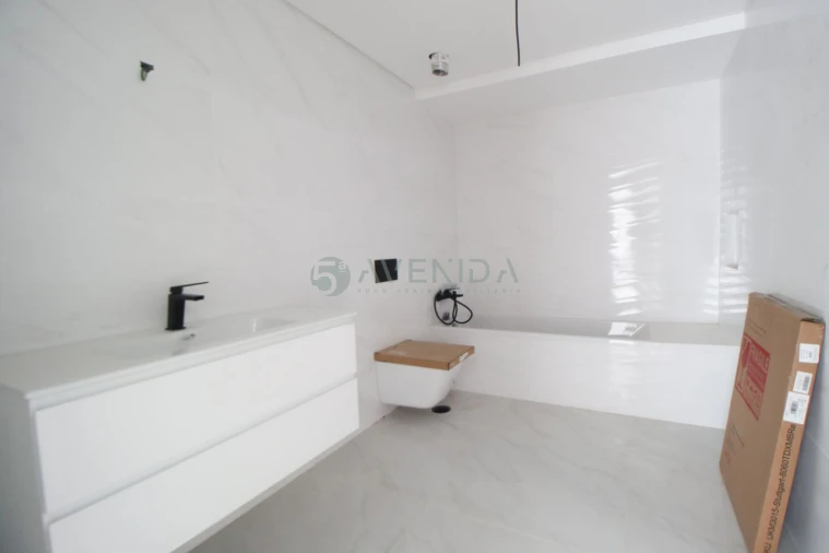 Moradia T5 para Venda em Alhos Vedros Foto 14