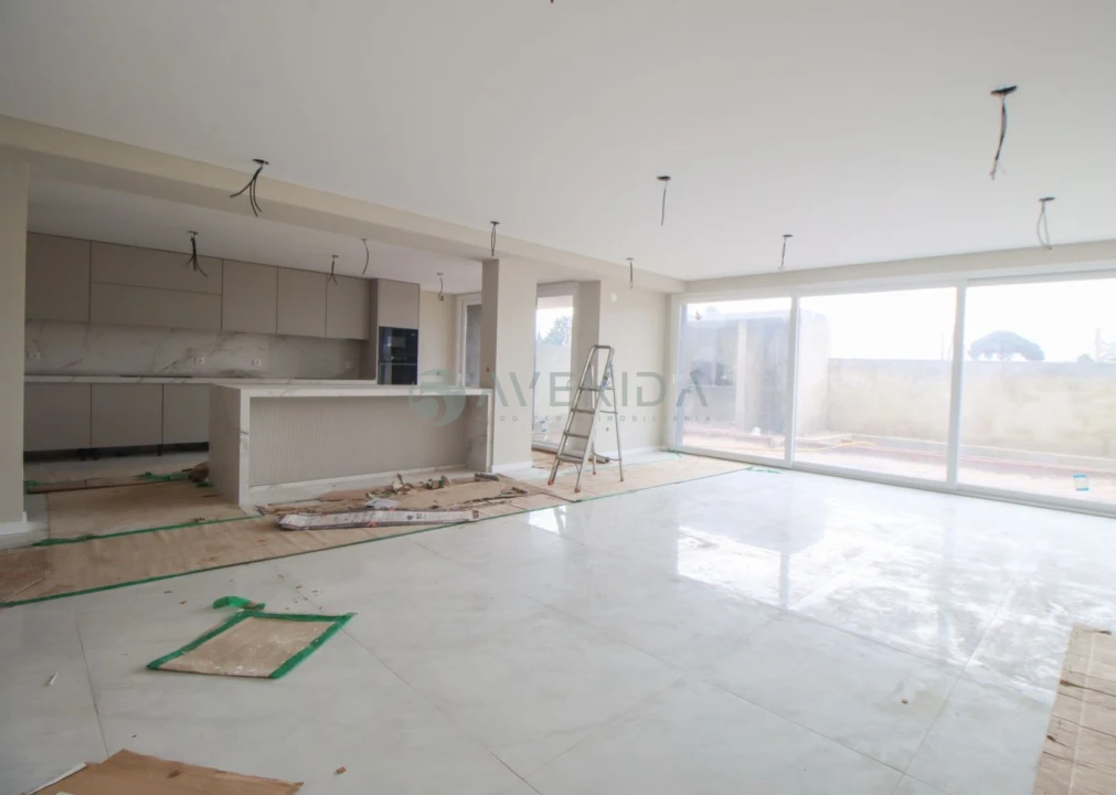 Moradia T5 para Venda em Alhos Vedros Foto 2