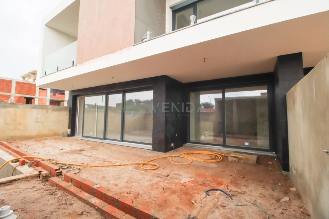 Moradia T5 para Venda em Alhos Vedros Foto 25