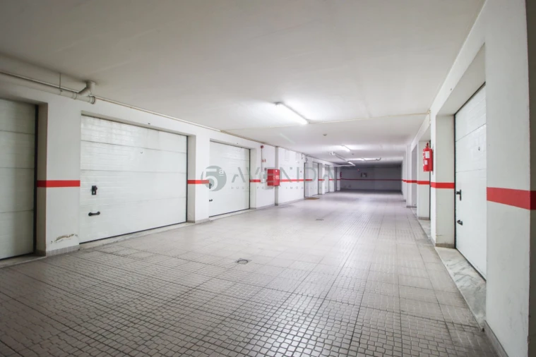 Garagem para Venda em Baixa da Banheira e Vale da Amoreira Foto 3