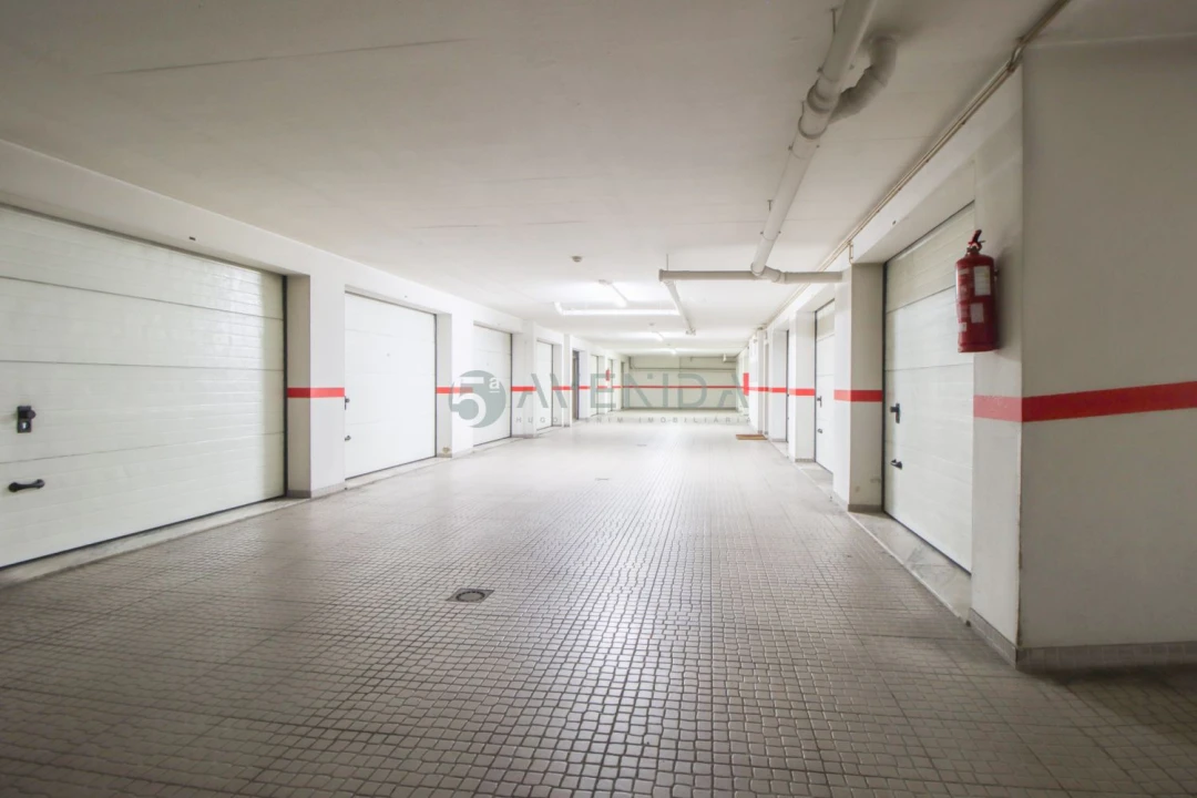 Garagem para Venda em Baixa da Banheira e Vale da Amoreira Foto 5