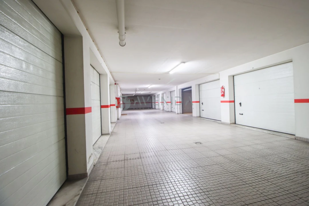 Garagem para Venda em Baixa da Banheira e Vale da Amoreira Foto 2
