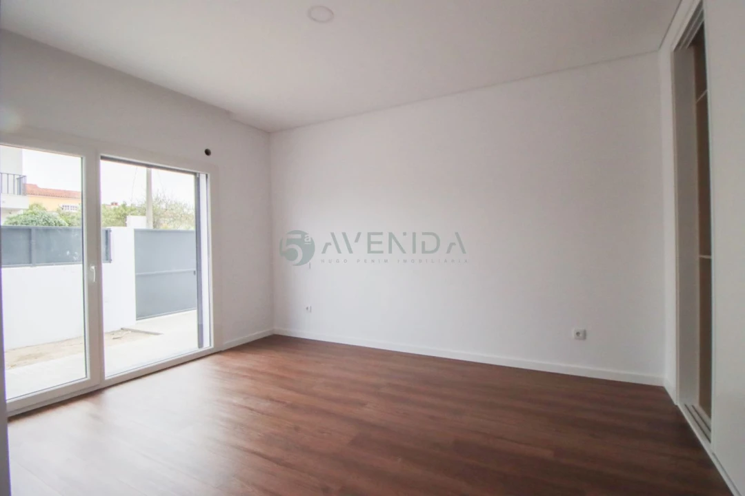 Moradia T3 para Venda em Fernao Ferro Foto 28