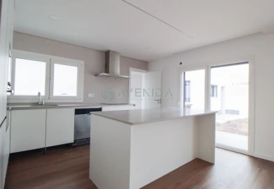Moradia T3 para Venda em Fernao Ferro