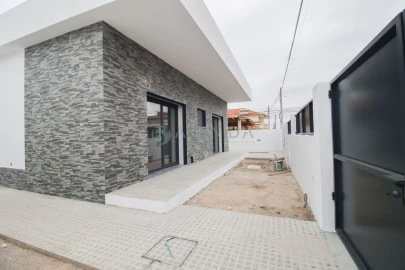 Moradia T3 para Venda em Fernao Ferro