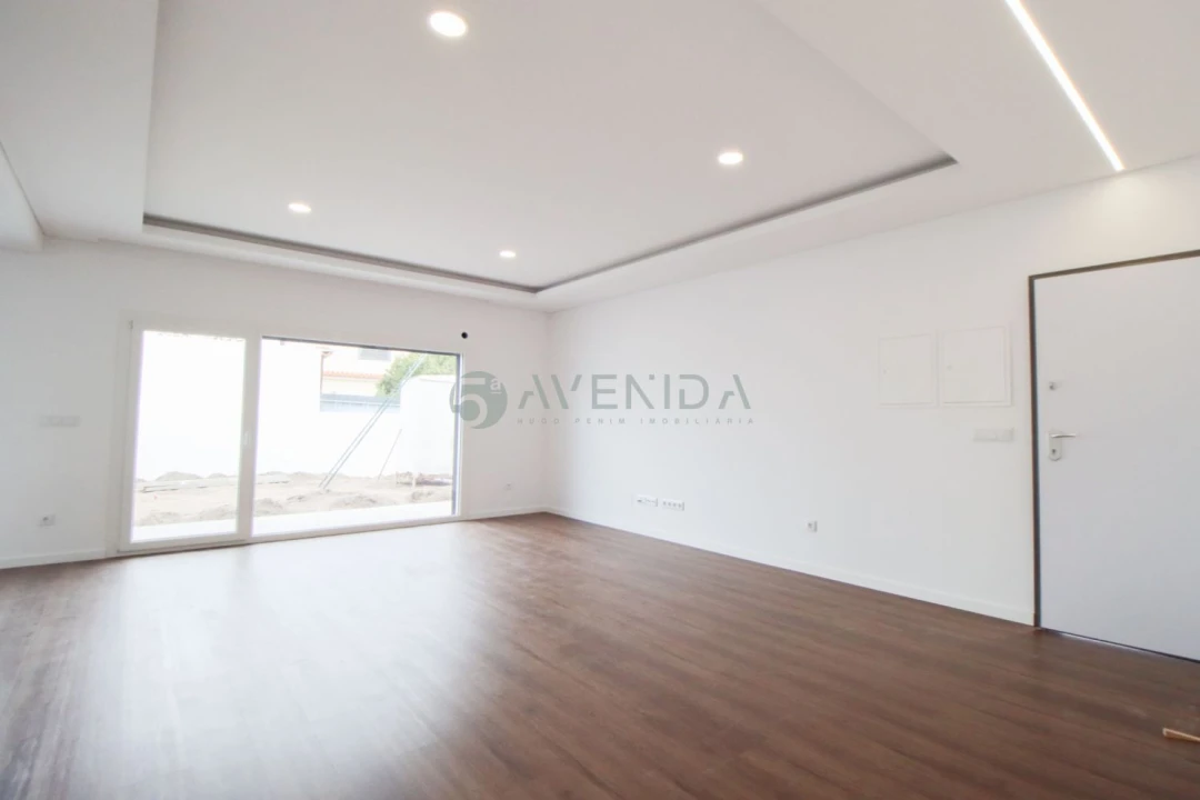 Moradia T3 para Venda em Fernao Ferro Foto 8