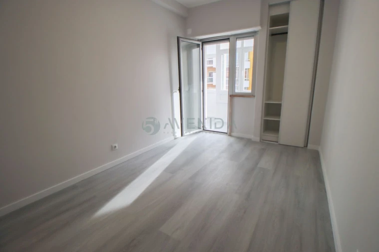 Apartamento T2 para Venda em Oeiras e São Julião da Barra, Paço de Arcos e Caxias Foto 5