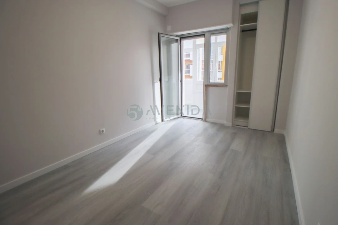 Apartamento T2 para Venda em Oeiras e São Julião da Barra, Paço de Arcos e Caxias Foto 5