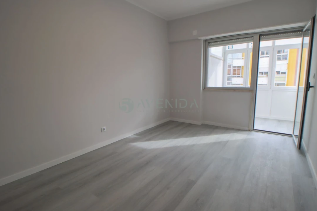 Apartamento T2 para Venda em Oeiras e São Julião da Barra, Paço de Arcos e Caxias Foto 8