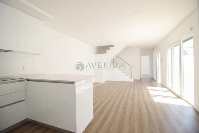 Moradia T3 para Venda em Fernao Ferro