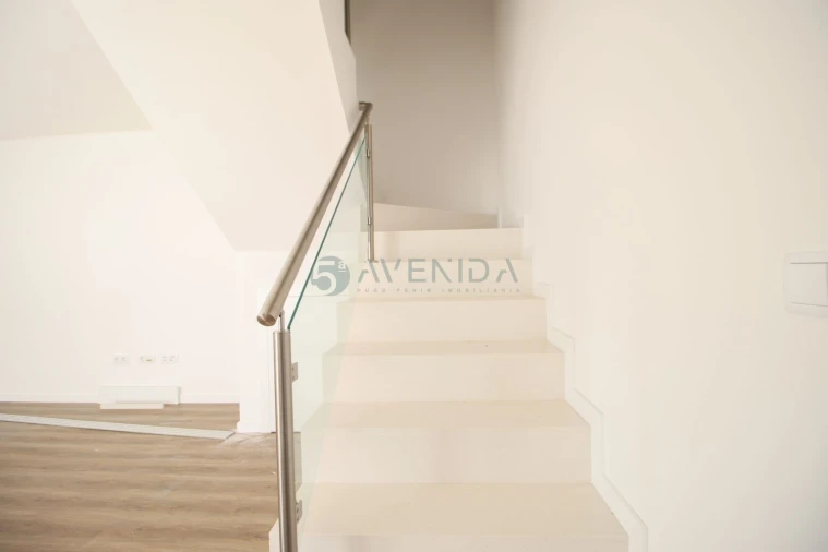 Moradia T3 para Venda em Fernao Ferro Foto 9