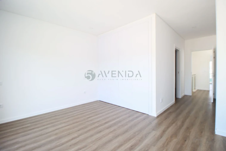 Moradia T3 para Venda em Fernao Ferro Foto 28