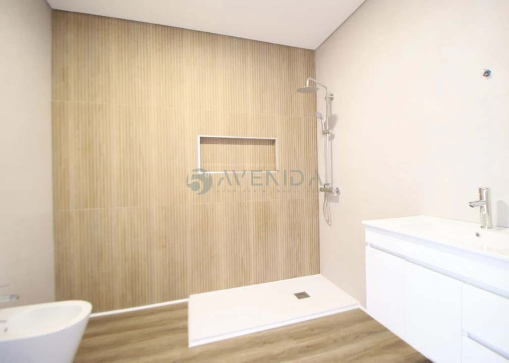 Moradia T3 para Venda em Fernao Ferro Foto 25