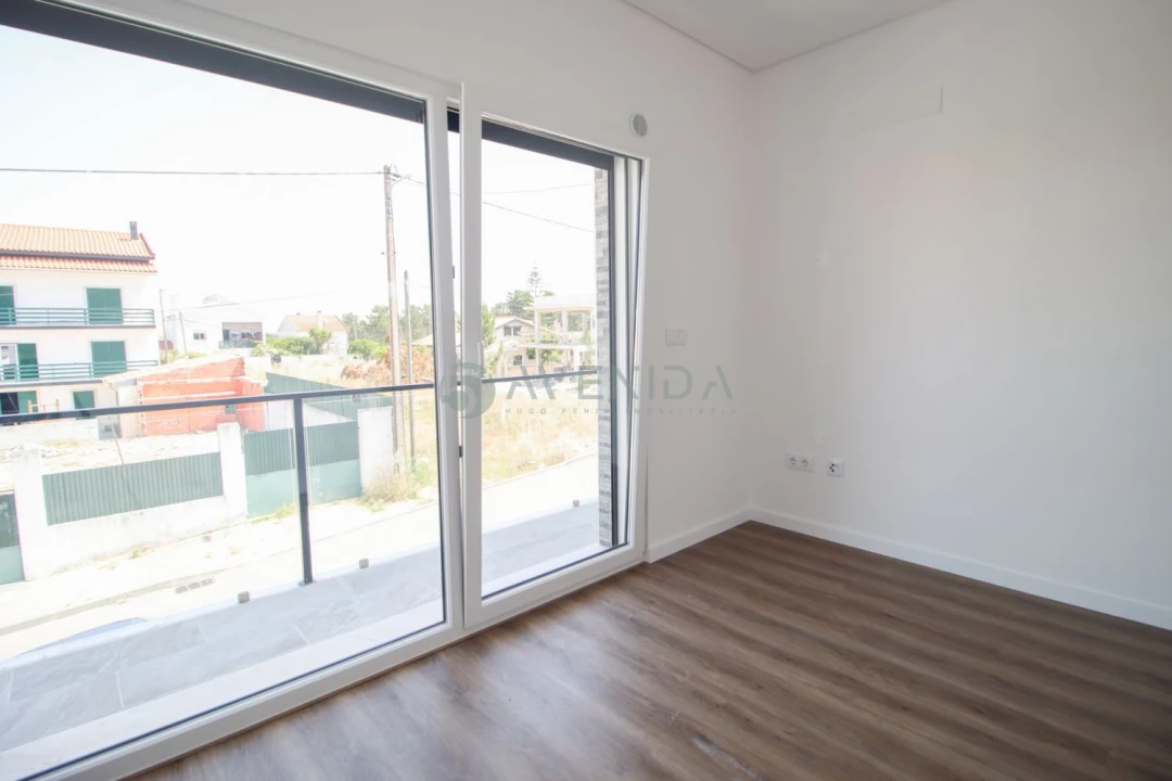 Moradia T3 para Venda em Fernao Ferro Foto 23