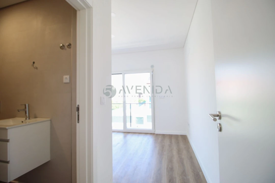 Moradia T3 para Venda em Fernao Ferro Foto 19