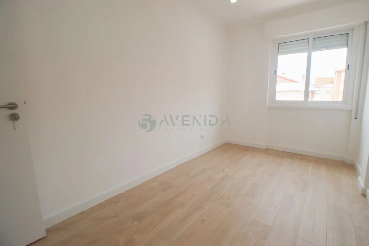 Apartamento T2 para Venda em Odivelas Foto 10