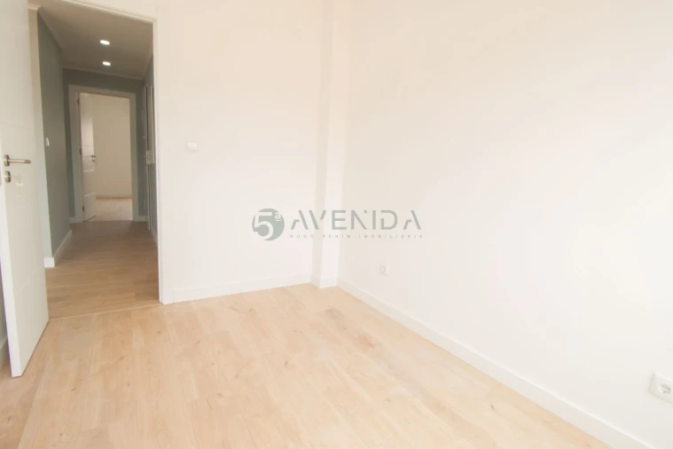 Apartamento T2 para Venda em Odivelas Foto 5