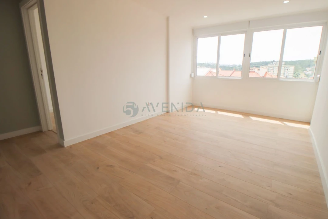 Apartamento T2 para Venda em Odivelas Foto 4