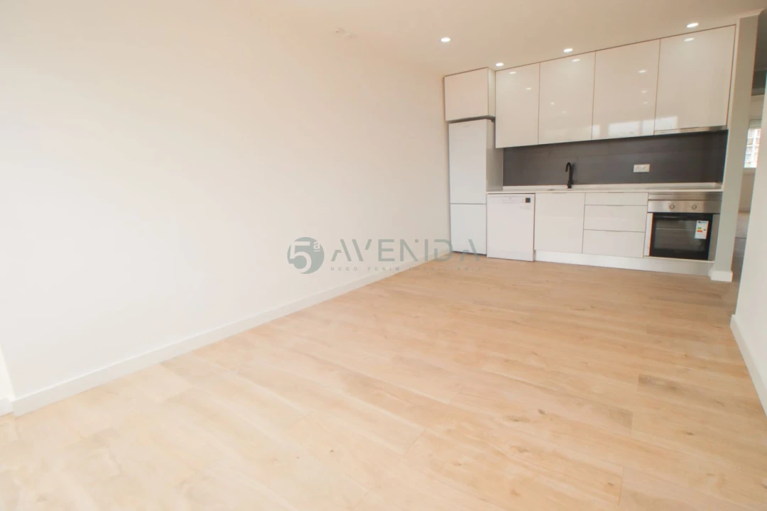 Apartamento T2 para Venda em Odivelas Foto 1