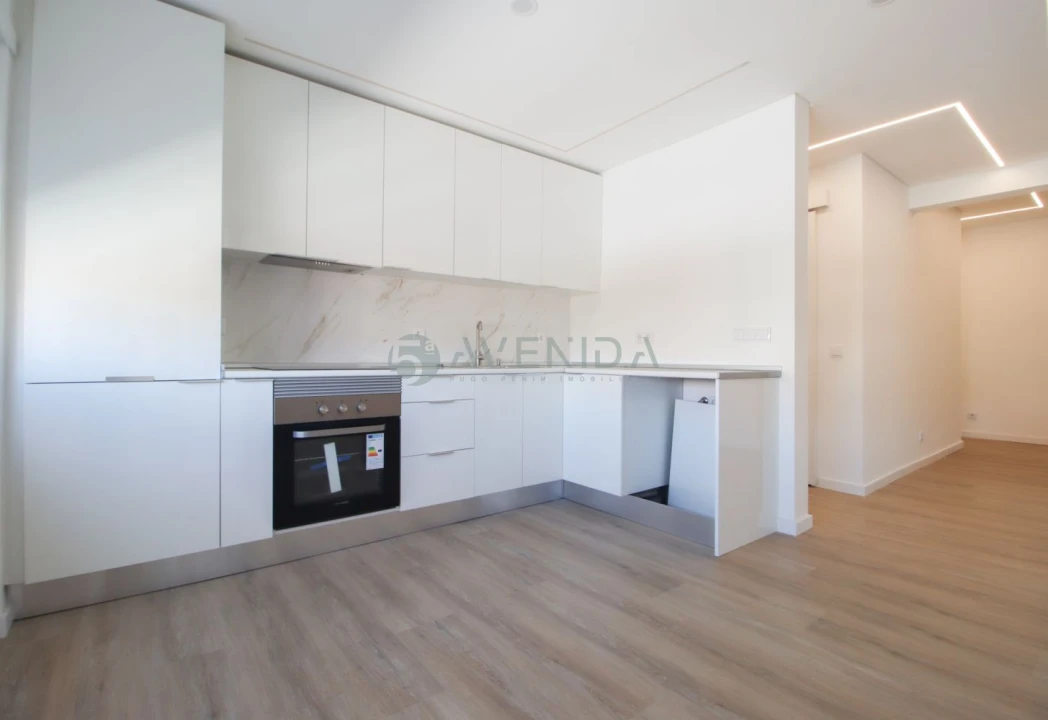 Apartamento T4 para Venda em Alto do Seixalinho, Santo André e Verderena Foto 1