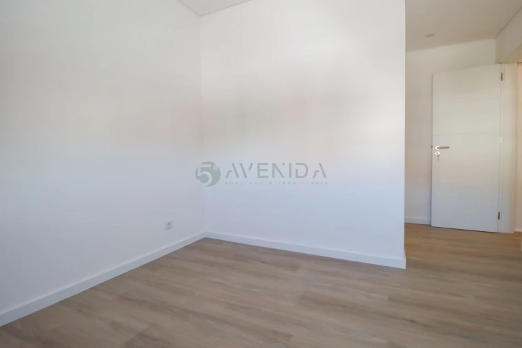 Apartamento T4 para Venda em Alto do Seixalinho, Santo André e Verderena Foto 9