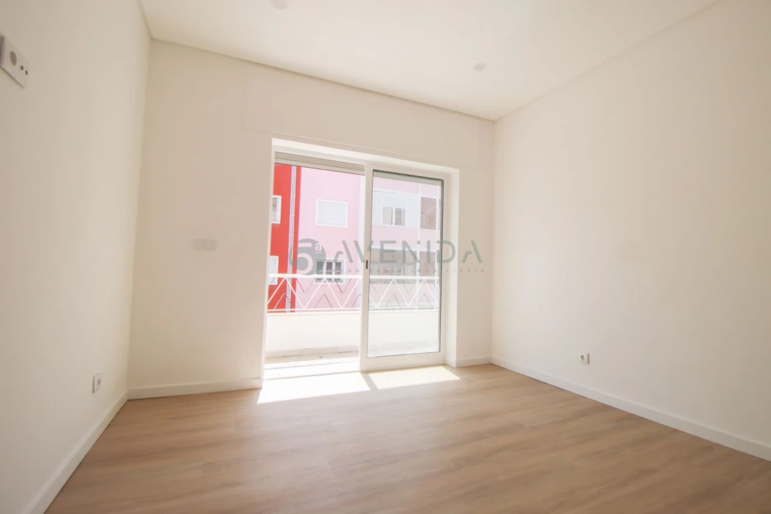 Apartamento T4 para Venda em Alto do Seixalinho, Santo André e Verderena Foto 12