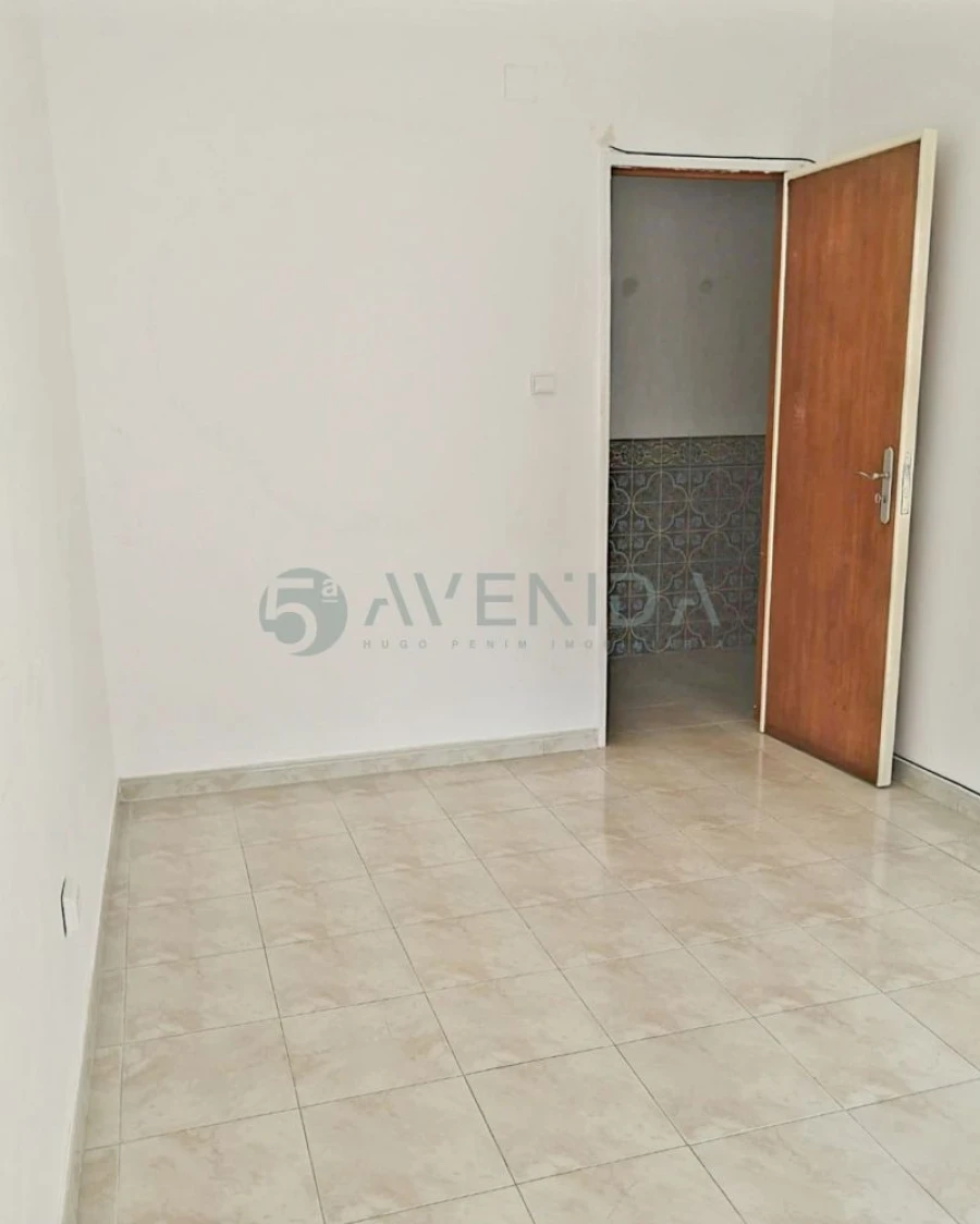 Apartamento T2 para Venda em Barreiro e Lavradio Foto 4