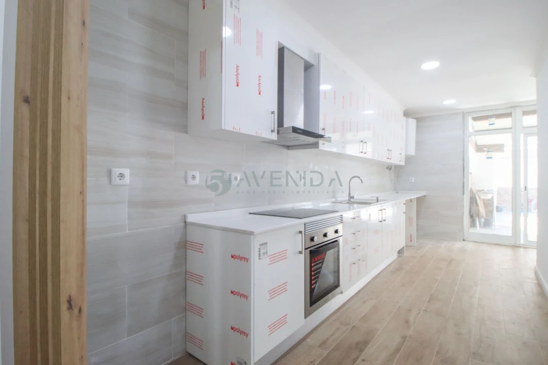 Apartamento T1 para Venda em Baixa da Banheira e Vale da Amoreira Foto 2