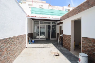 Apartamento T1 para Venda em Baixa da Banheira e Vale da Amoreira