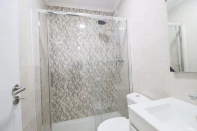 Apartamento T1 para Venda em Baixa da Banheira e Vale da Amoreira