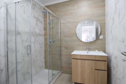 Apartamento T1 para Venda em Baixa da Banheira e Vale da Amoreira