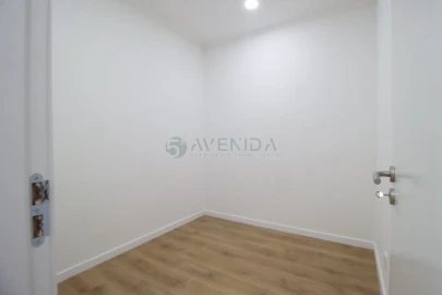Apartamento T1 para Venda em Baixa da Banheira e Vale da Amoreira