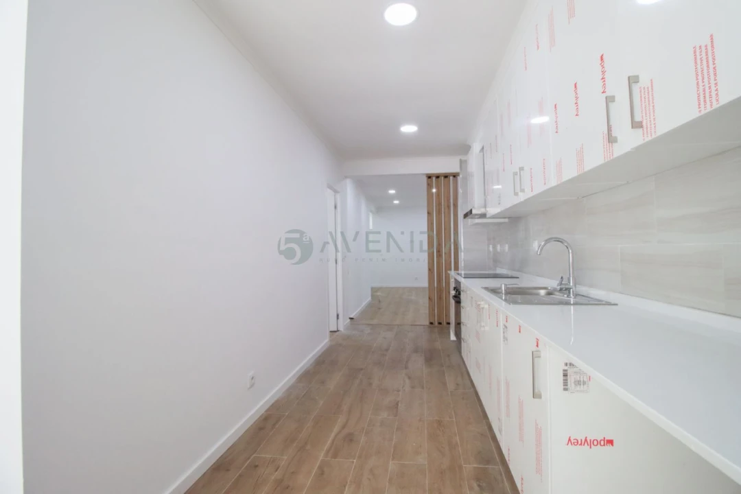 Apartamento T1 para Venda em Baixa da Banheira e Vale da Amoreira Foto 3