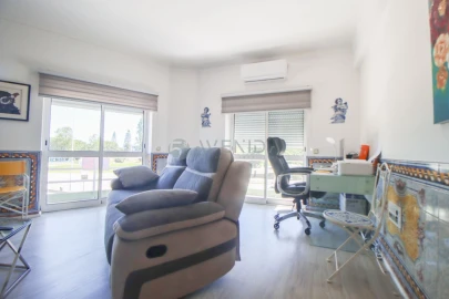Apartamento T2 para Venda em Baixa da Banheira e Vale da Amoreira