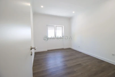 Apartamento T2 para Venda em Alto do Seixalinho, Santo André e Verderena