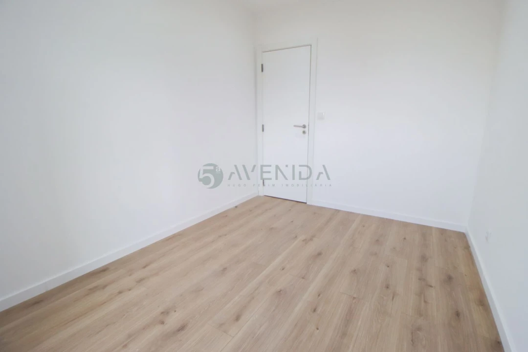 Apartamento T1 para Venda em Águas Livres Foto 8