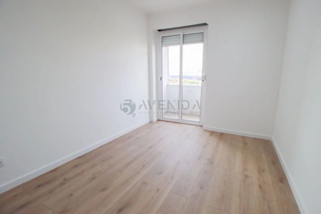 Apartamento T1 para Venda em Águas Livres Foto 7