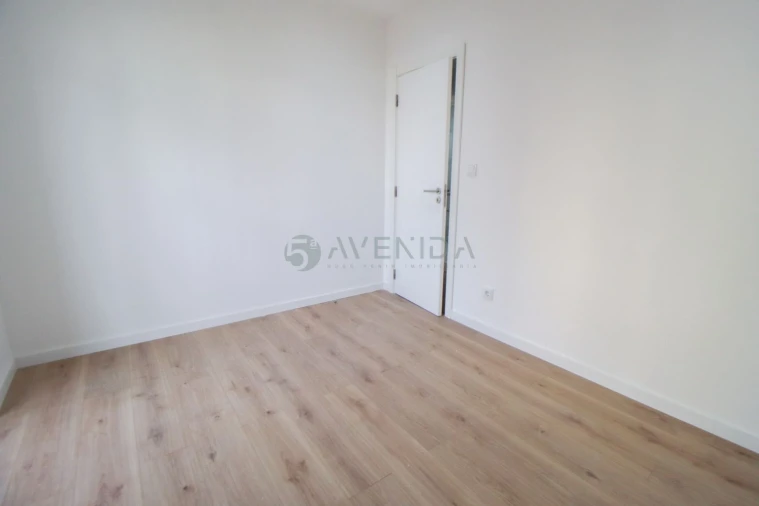 Apartamento T1 para Venda em Águas Livres Foto 5